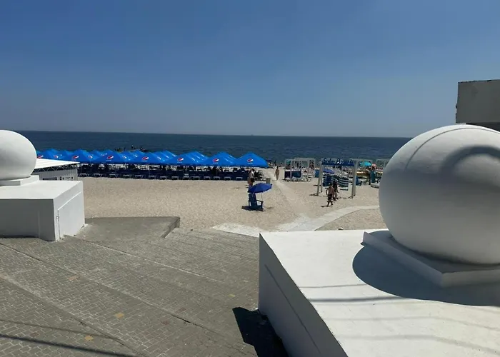 Apartment On Chernomorskaya 2a Odesa